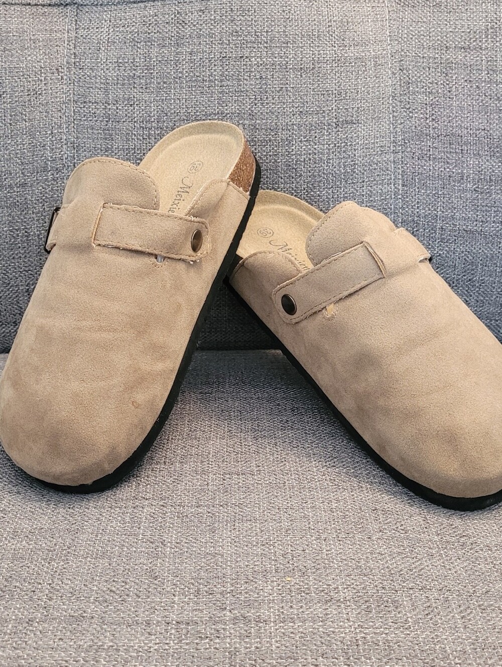 Suede Slip-On Clogs in Tan Beige Bize 39 8.5 Women's 6.5 Mens